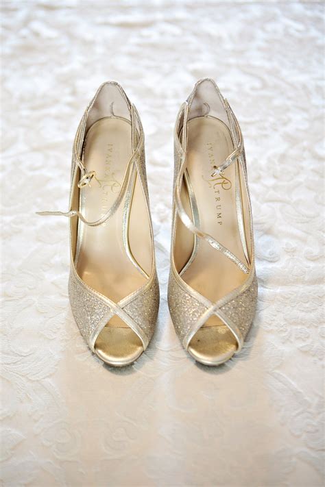 WOMEN'S LUXURY GOLD SHOES 